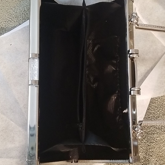 Metallic Silver Evening Purse  NWOT - Picture 6 of 6